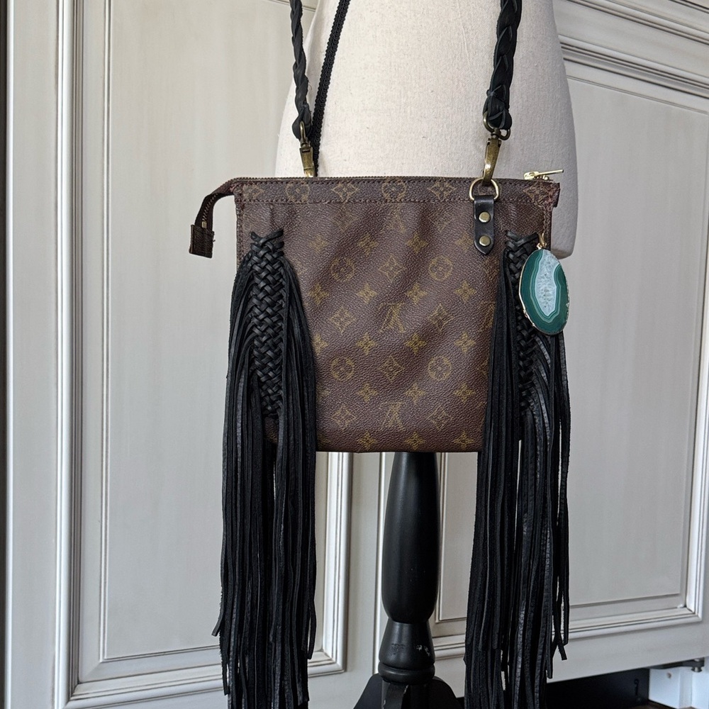 Vintage Boho Bags Brown Louis Vuitton Black Fringe Crossbody Bag NEW - Picture 3 of 8
